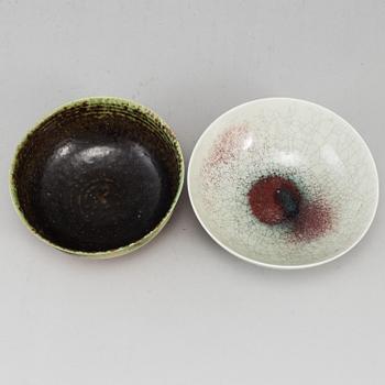 FRANCESCA MASCITTI-LINDH, a stoneware bowl LIISA HALLAMAA, a stoneware bowl.
