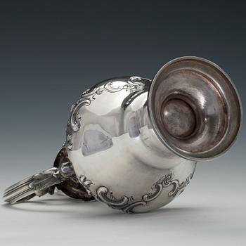 VIINIKANNU, sterling hopeaa. Edinburgh 1843. Korkeus 33 cm. Paino 916 g.