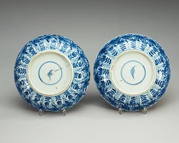 A pair of blue and white dishes, Qing dynasty, Kangxi (1662-1722).