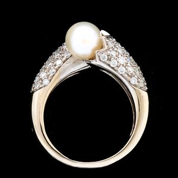 Ring 18k whitegold 2 cultured Pearls approx 7 mm and brilliant-cut diamonds approx 1 ct in total, size approx 54,5.