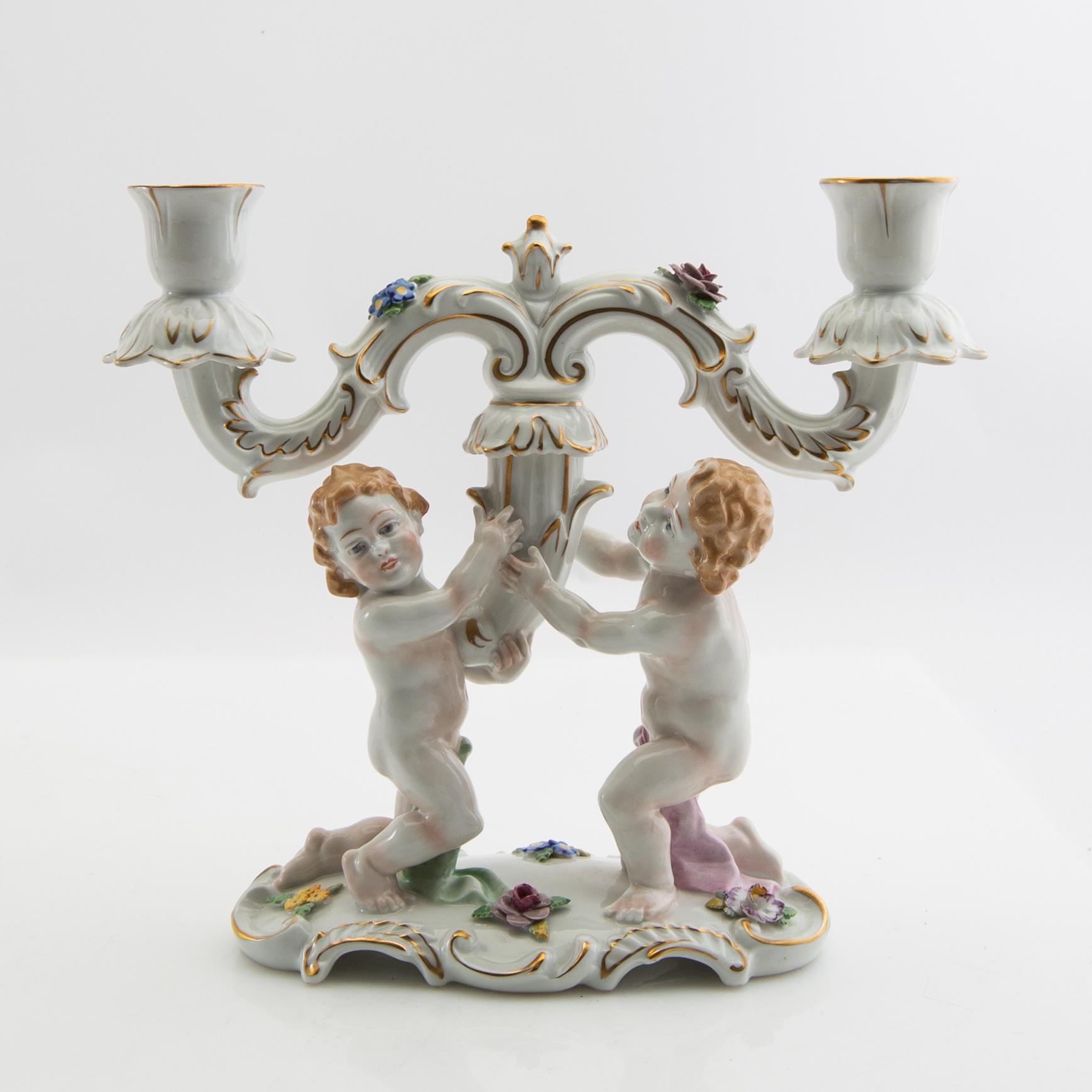 Kandelabrar 2 st Louis XV-stil Schierholz Tyskland 1900-talet mitt porslin.
