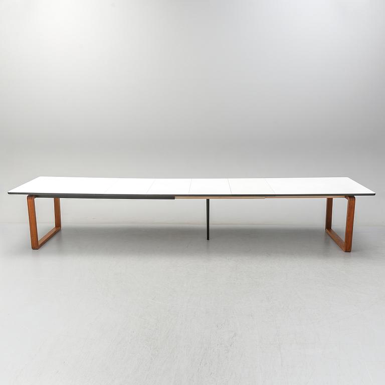 GLISMAND & RÜDIGER, matbord, "DT 20" från Bolia.