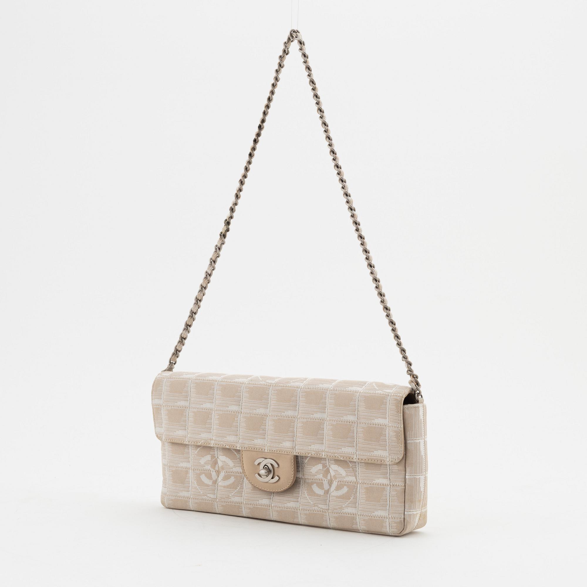 Chanel, väska, "East West flap bag". 2000-2002.