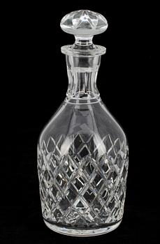 KARAFFER, 3 st, och BRÄNNVINSHUND, glas, 1900-talets första hälft.