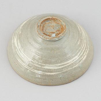 A Korean Koryo ceramic bowl, 15th century.