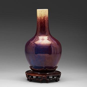 A flambé glazed vase, Qing dynasty, early 19th century.