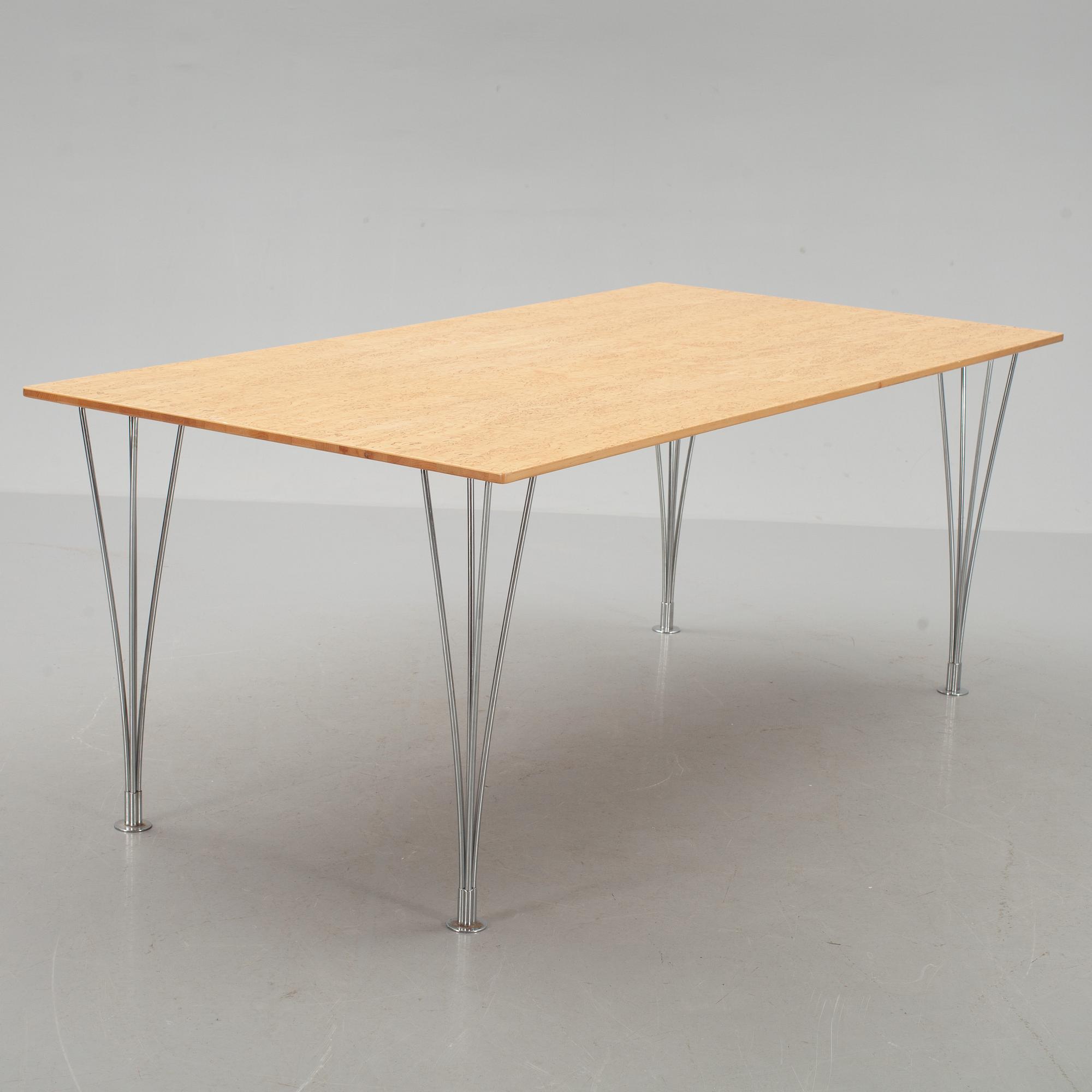 BORD,  Bruno Mathsson International, Värnamo. Bruno Mathsson och Piet Hein för Fritz Hansen.