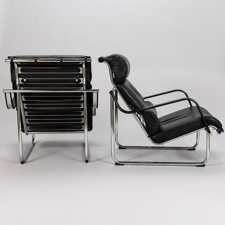 YRJÖ KUKKAPURO, A pair of late 1900s open armchairs, "Remmi" Avarte.