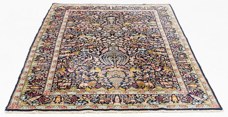 Matta, orientalisk, ca 240 x 151 cm.