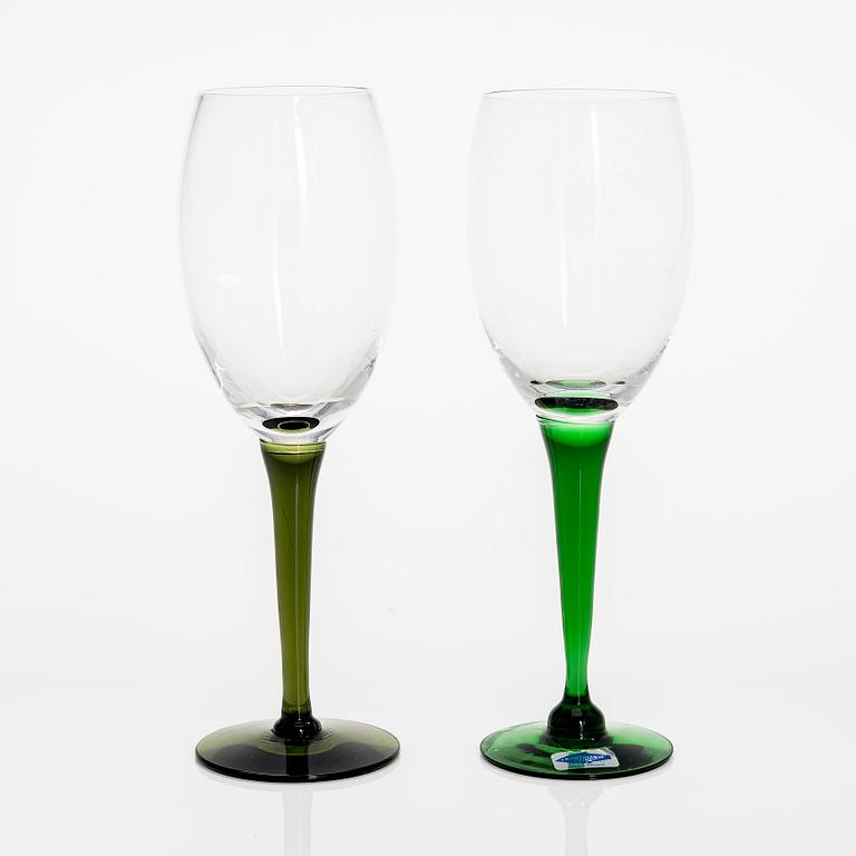 Saara Hopea, a set of 17 'Traviata' wine glasses, Nuutajärvi Notsjö.