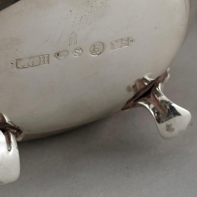 KAFFE-OCH TESERVIS, 4 delar, Silver, C G Hallbergs Guldsmedsaktiebolaget GAB, 1947. Total vikt ca 2118 gram.