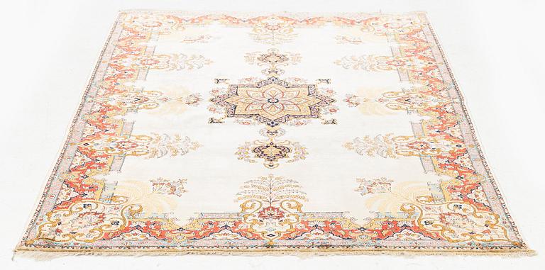 A mid 20th century Qum / Kashan rug, c. 207 x 138 cm.