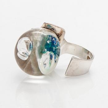Björn Weckström, ring, "Förstelnad sjö", silver, akryl, Lapponia 1975.