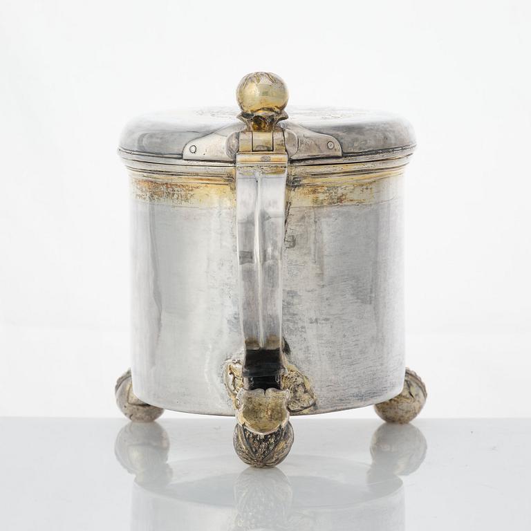 A Baltic 17th century parcel-gilt silver tankard, mark possibly of Carl Arfwedson Åhl (Nyen 1687-1698).