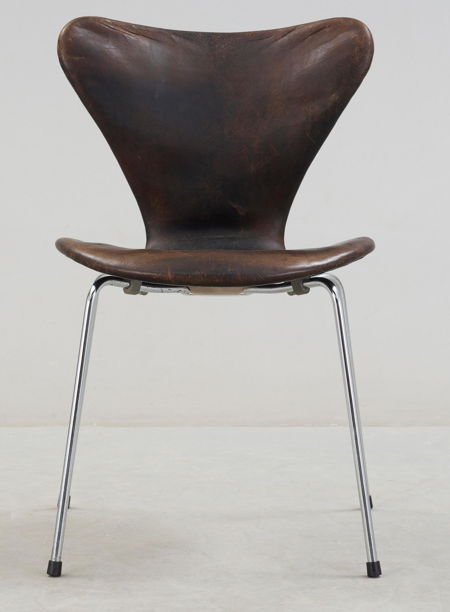 STOL, "Sjuan", Arne Jacobsen, Fritz Hansen, formgiven 1955.