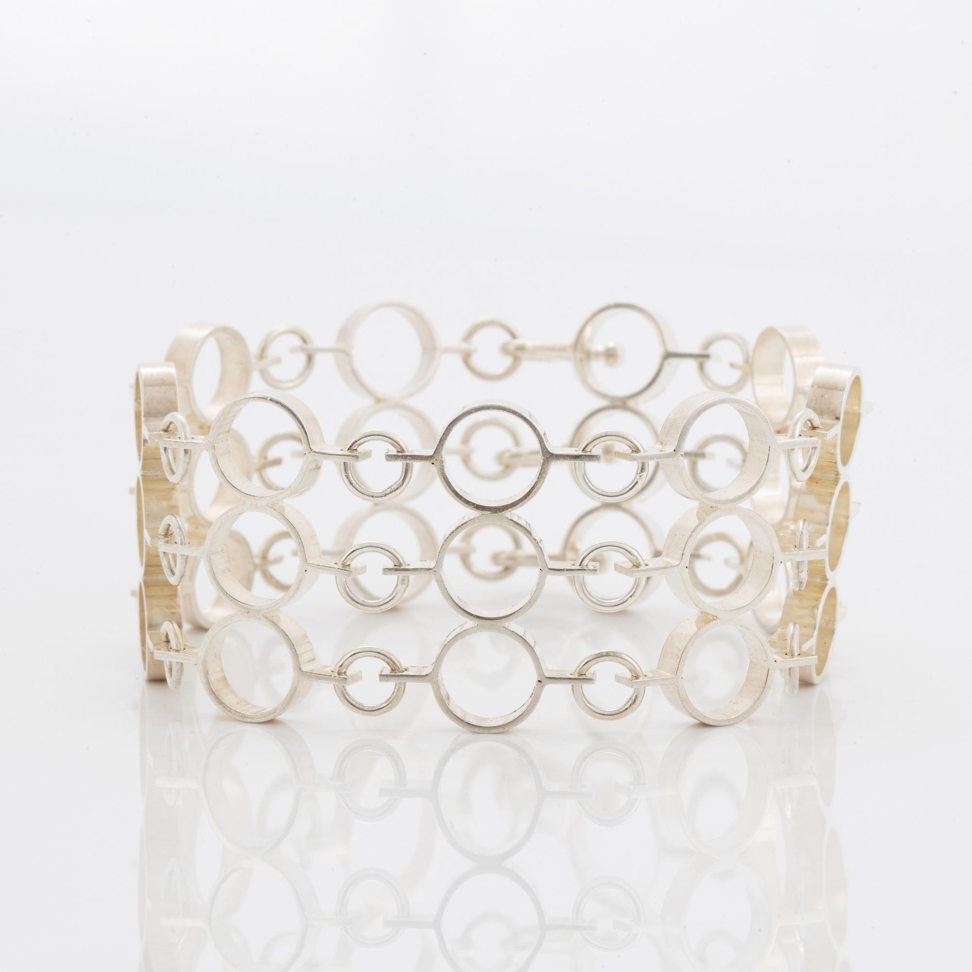 A Jorma Laine bracelet in silver.