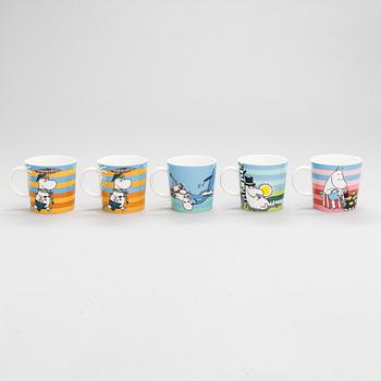 MUMINMUGGAR, 5 st, porslin, "Sommar säsongmuggar" Moomin Characters, Arabia 2006-2011.