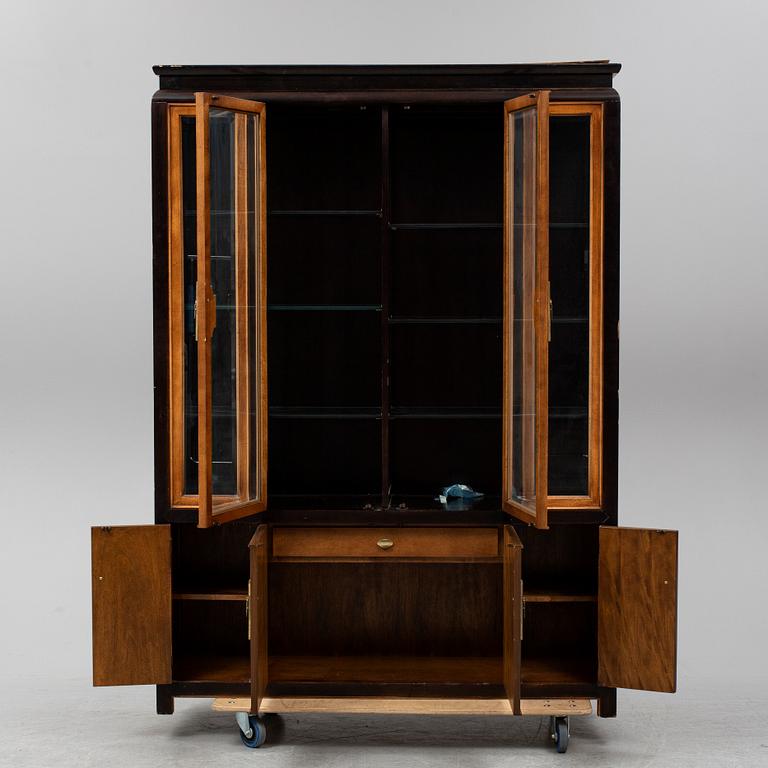 A late 20th century show cabinet.