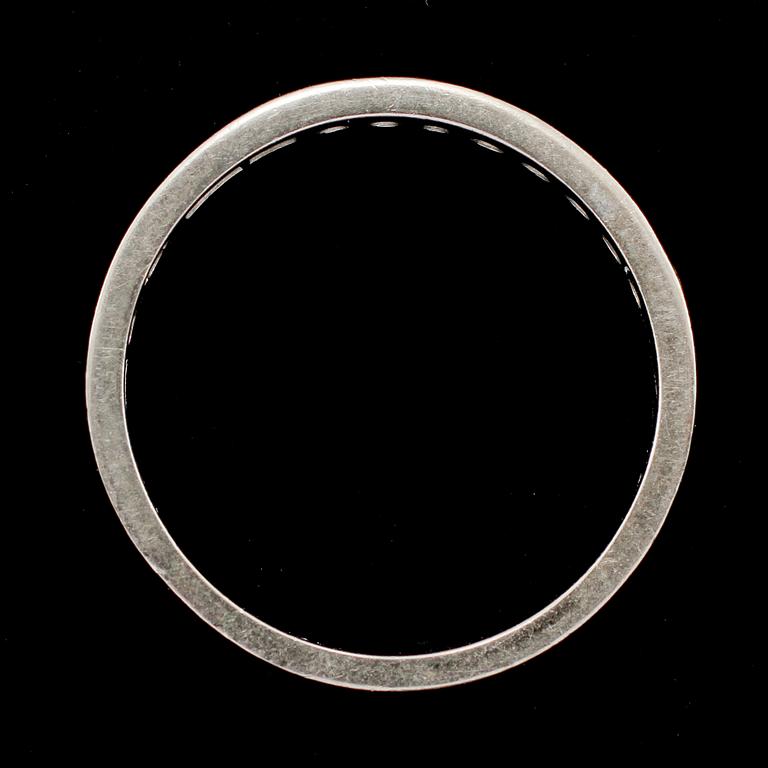 RING, 18k vitguld med 8 åttkantslipade diamanter, Ceson, Göteborg, 1965. Vikt 3 g.