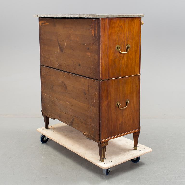CHIFFONJE, Sengustaviansk, 1800-talets mitt.