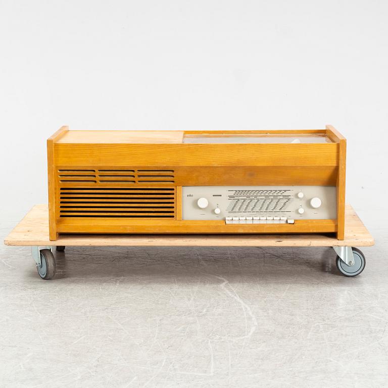 Hand Gugelot, an amplifyer with radio and record player, PKG 5-81S, Braun.