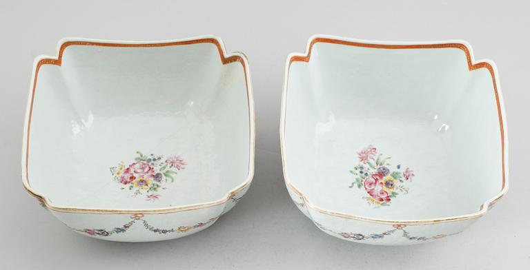 SKÅLAR, 1 par, porslin, Kina, Qianlong 1736-1795.