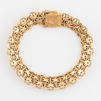 18K gold bracelet.