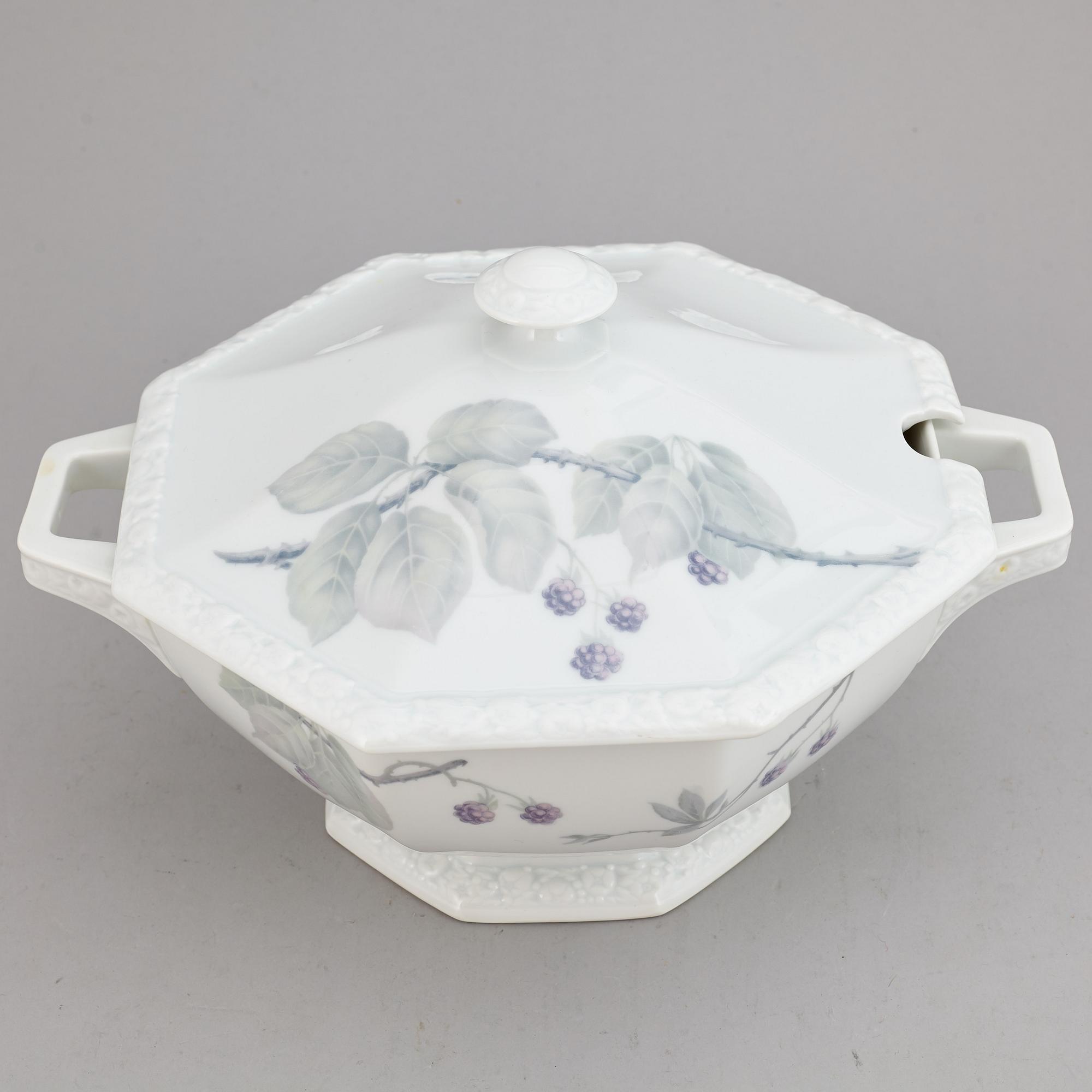A Rosenthal, Maria Björnbär dinner service, 20th Century. (73 pieces).