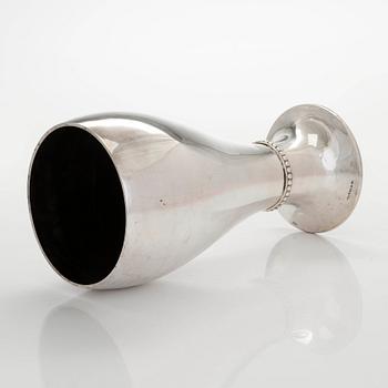 Maljakko, hopeaa, Kultakeskus, Hämeenlinna 1932. N 633 g.