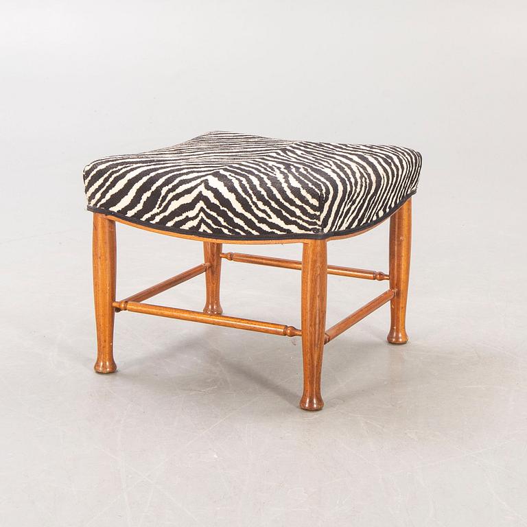 Josef Frank, taburett, modell 902, Firma Svenskt Tenn.