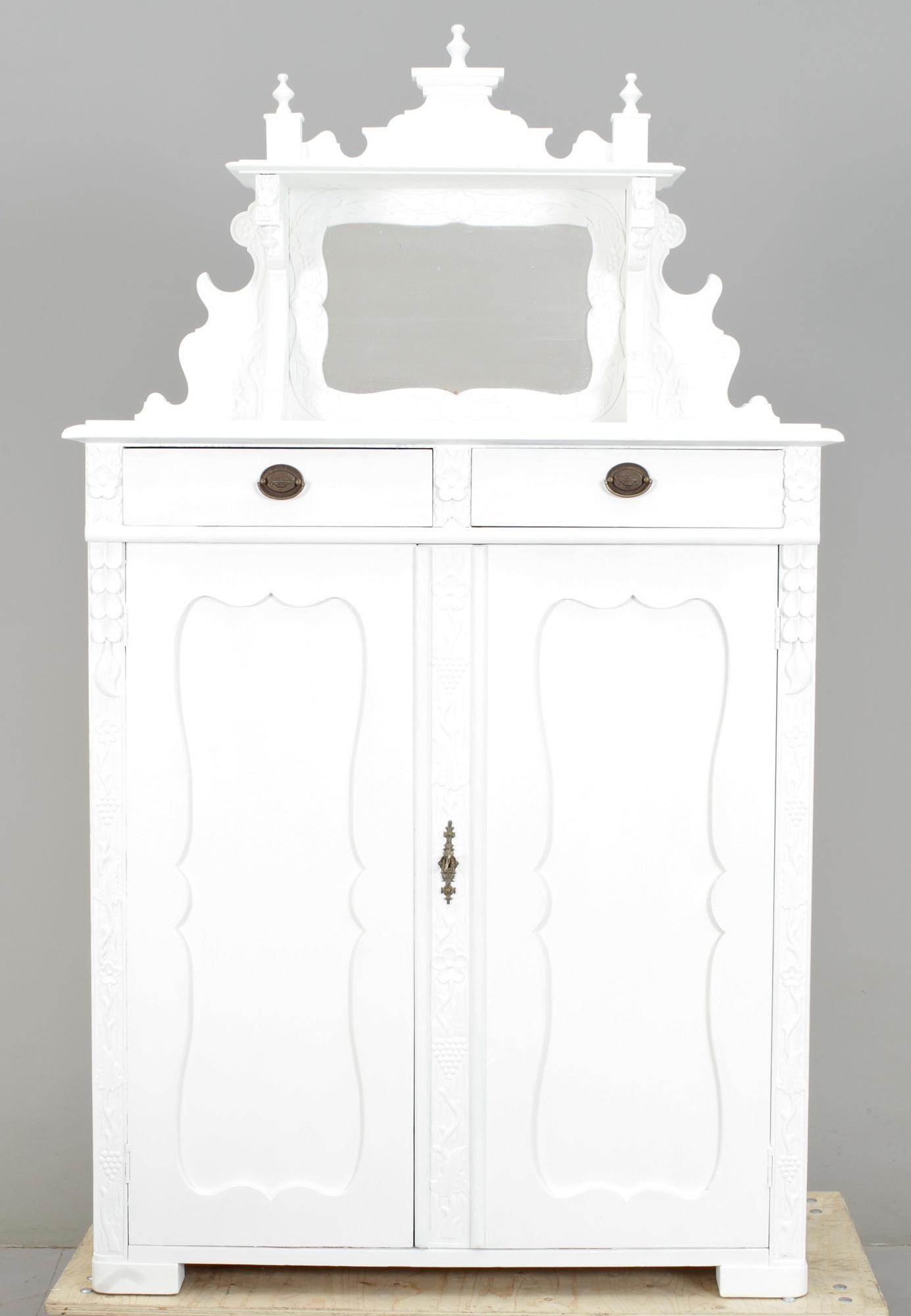 SKÄNK med SPEGEL, 1800-talets andra hälft.