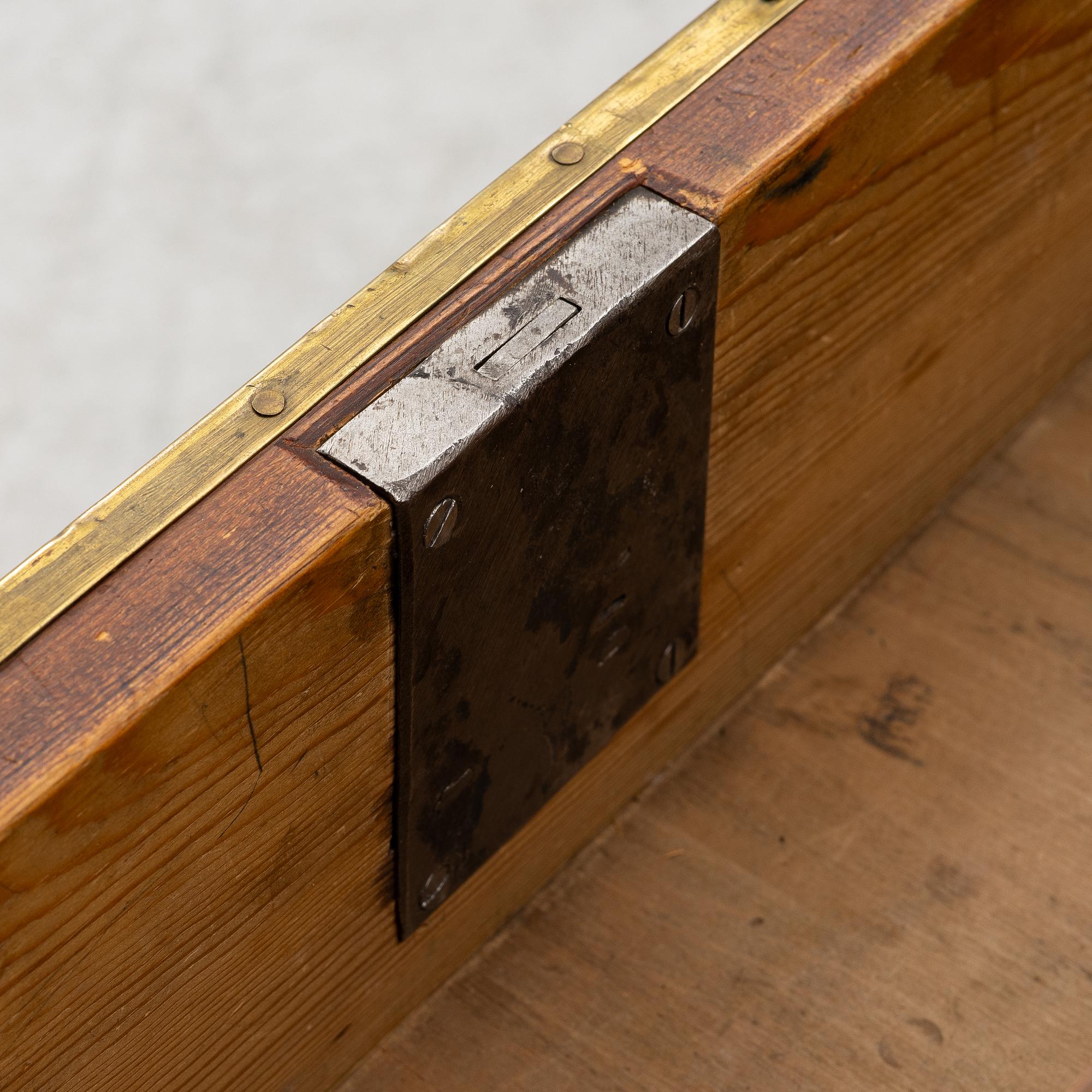 A late Gustavian desk, circa 1800.