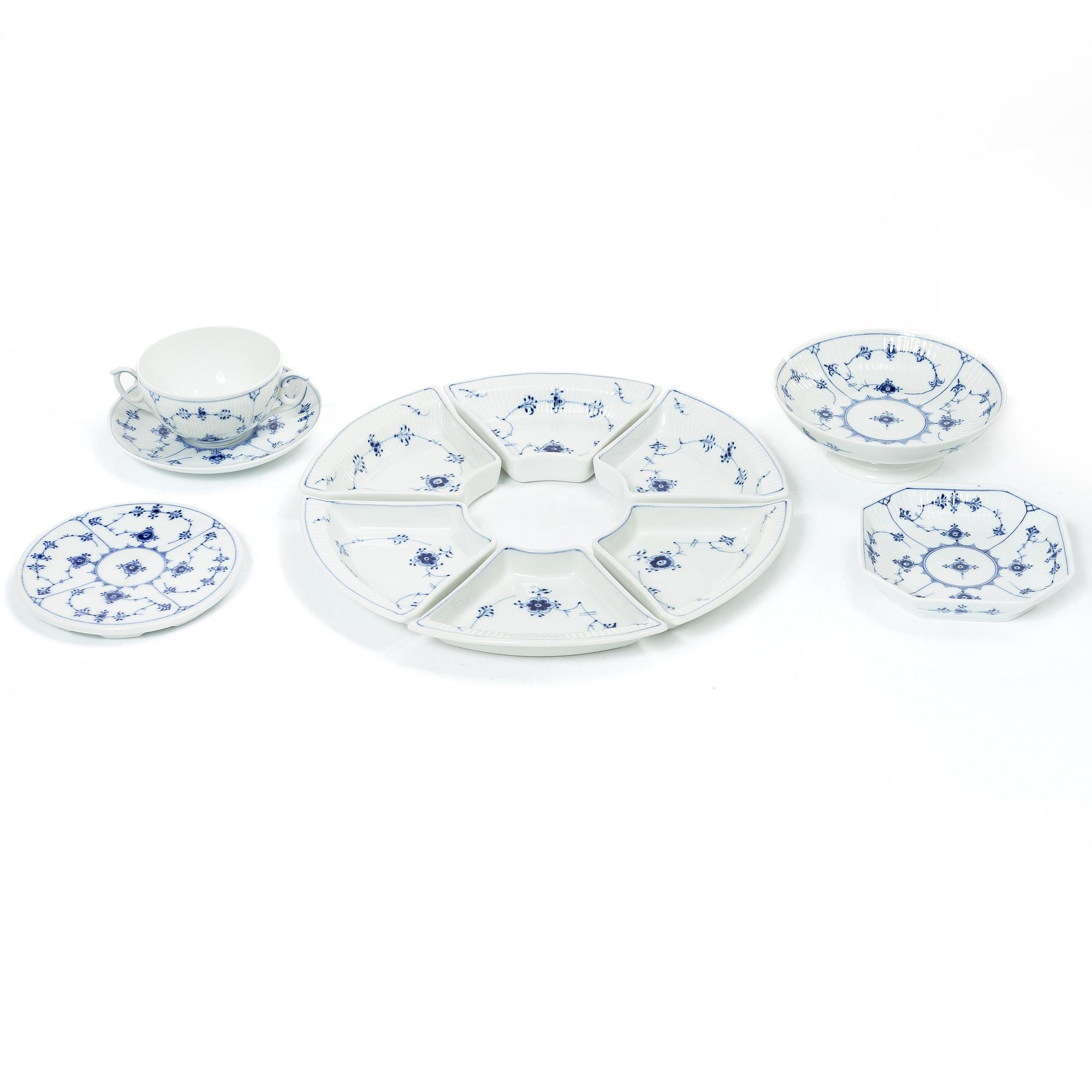 Royal Copenhagen, 14 'Blue Fluted Half Lace' tableware parts, Denmark, 20th century.