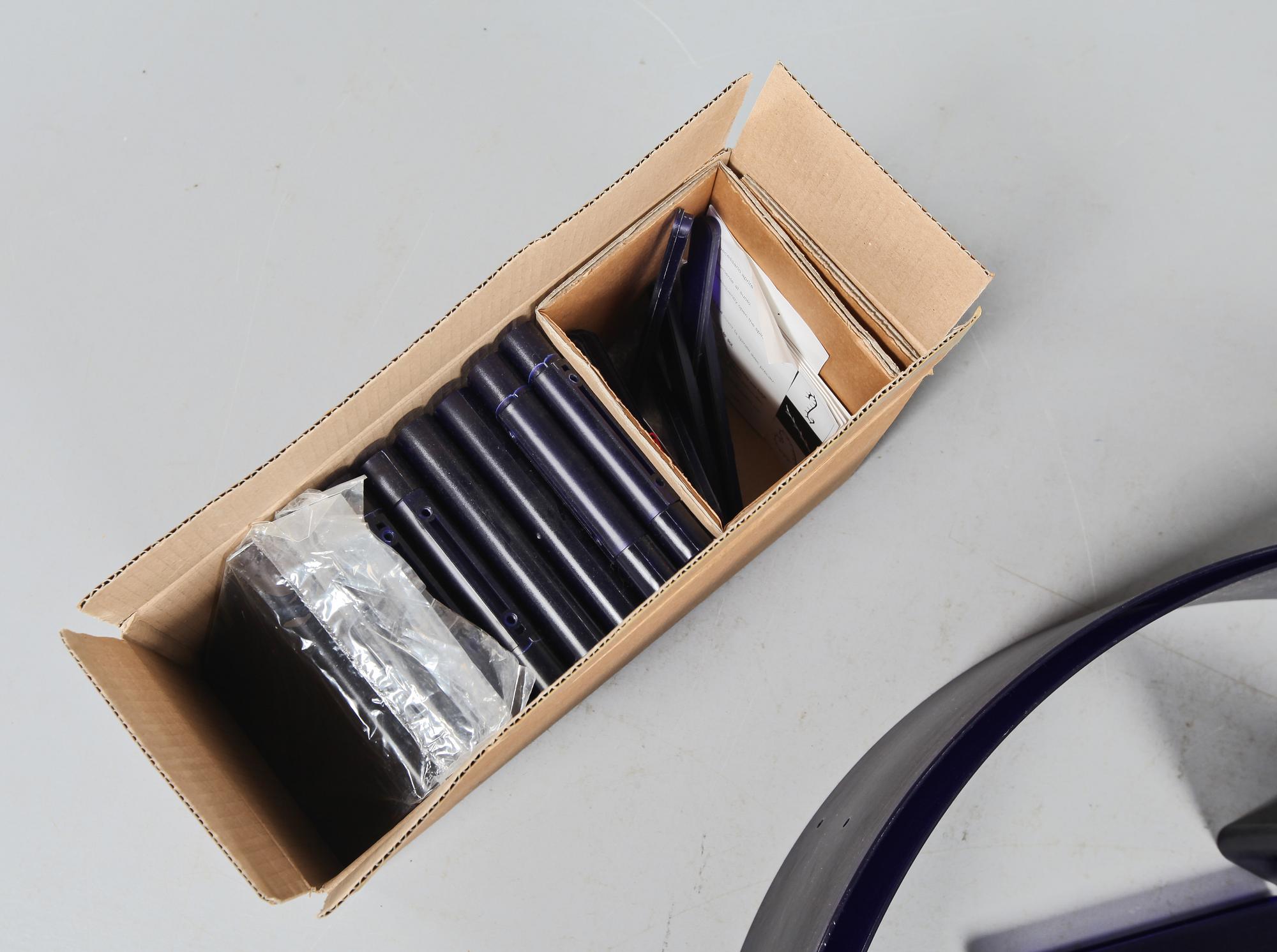 BOKHYLLA, "Bookworm", Ron Arad för Kartell, formgiven 1994.