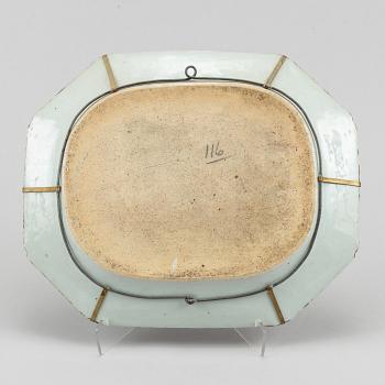 A blue and white export porcelain serving dish, Qing dynasty, Qianlong (1736-95).