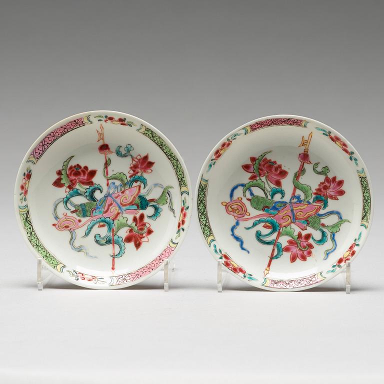 A pair of famille rose cups with dishes, Qing dynasty, Yongzheng (1723-35).