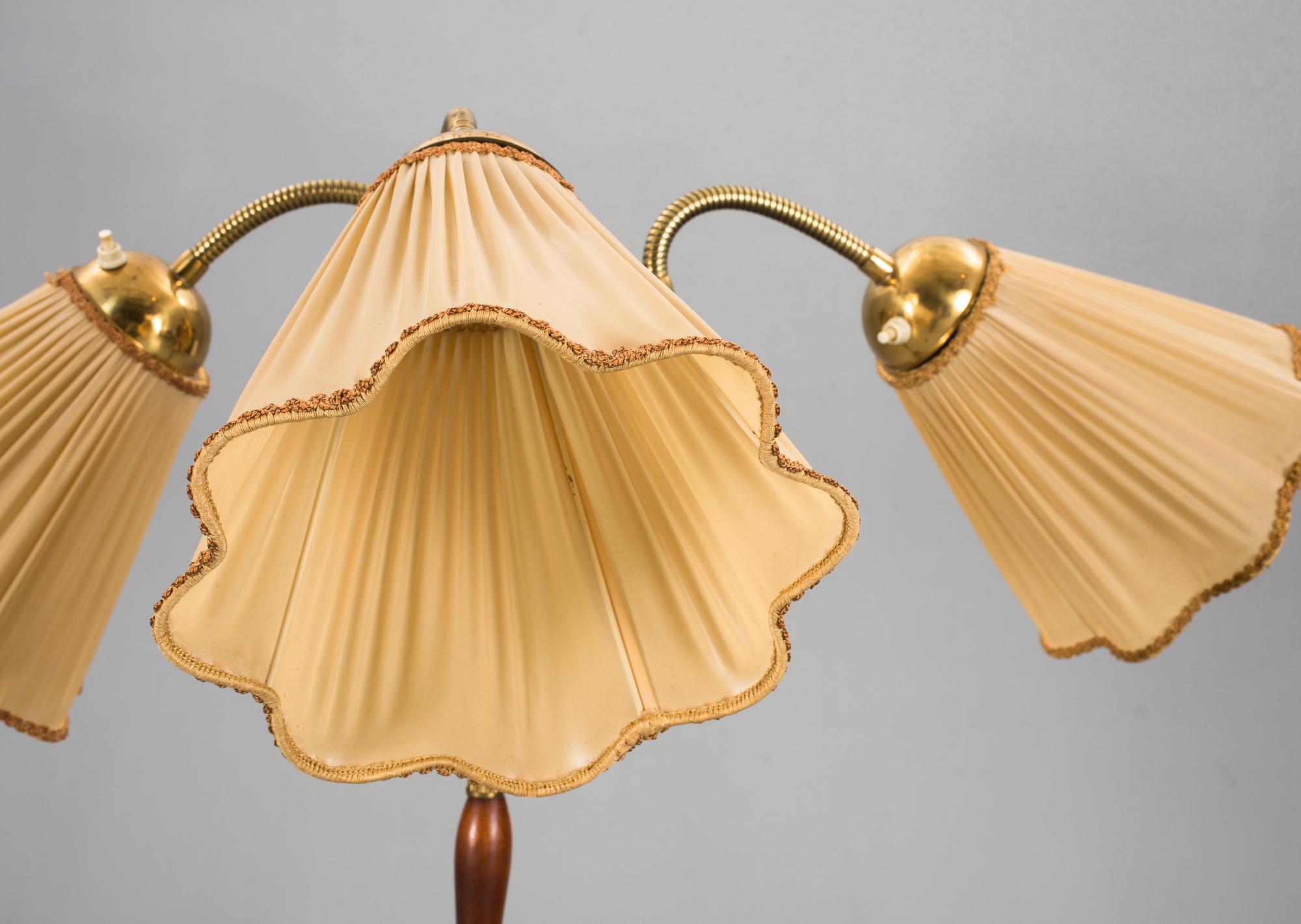 GOLVLAMPA, 1900-talets mitt.