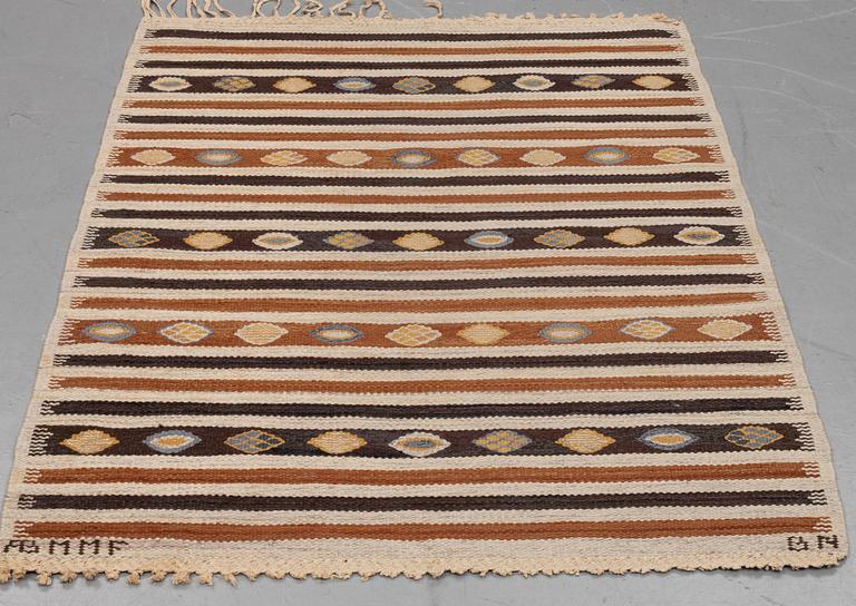 Barbro Nilsson, a carpet, "Enbär", gobelängteknik, ca 143 x 107 cm, signerad AB MMF BN.