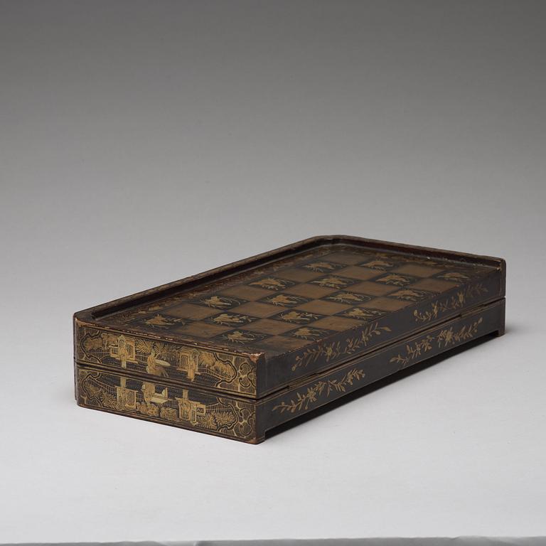SCHATULL för spel, lack. Kanton, Qingdynastin, 1800-tal.