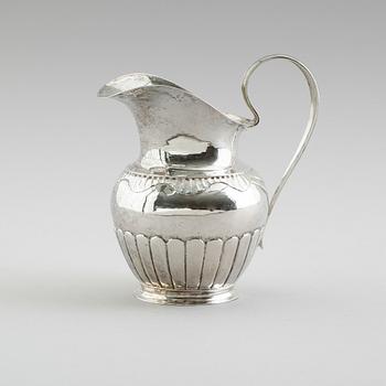 GRÄDDKANNA, silver, Johan Wilhelm Ohlsson, Lidköping 1841. Vikt ca 110 gram.
