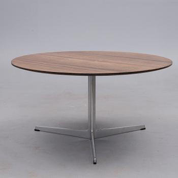 SOFFBORD, Arne Jacobsen för Fritz Hansen.