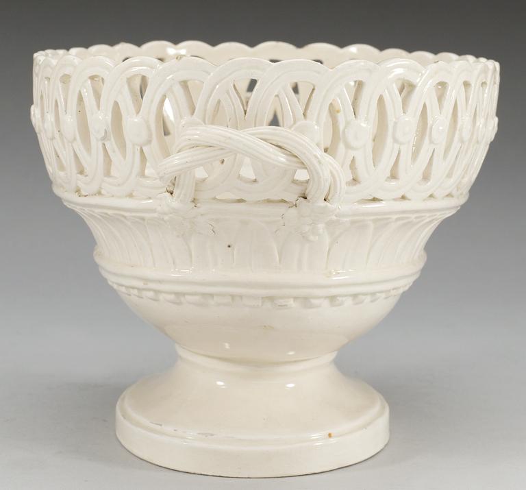 A Swedish creamware basket, Rörstrand circa 1800.
