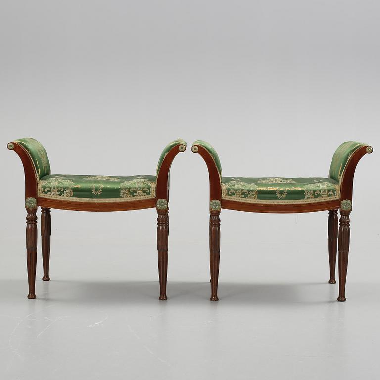 BANKETTER, ett par, empirestil. Omkring 1900.