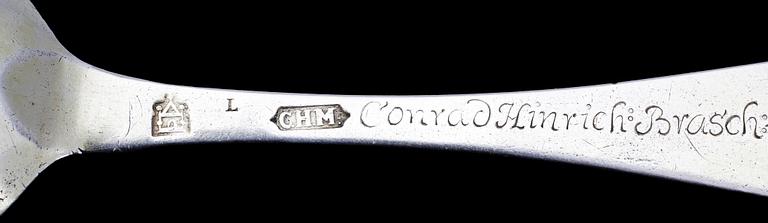 DOPSKED, silver, Conrad Heitmüller, Nyköping. Dat 1744 i gravyren. Vikt ca 50 gram.