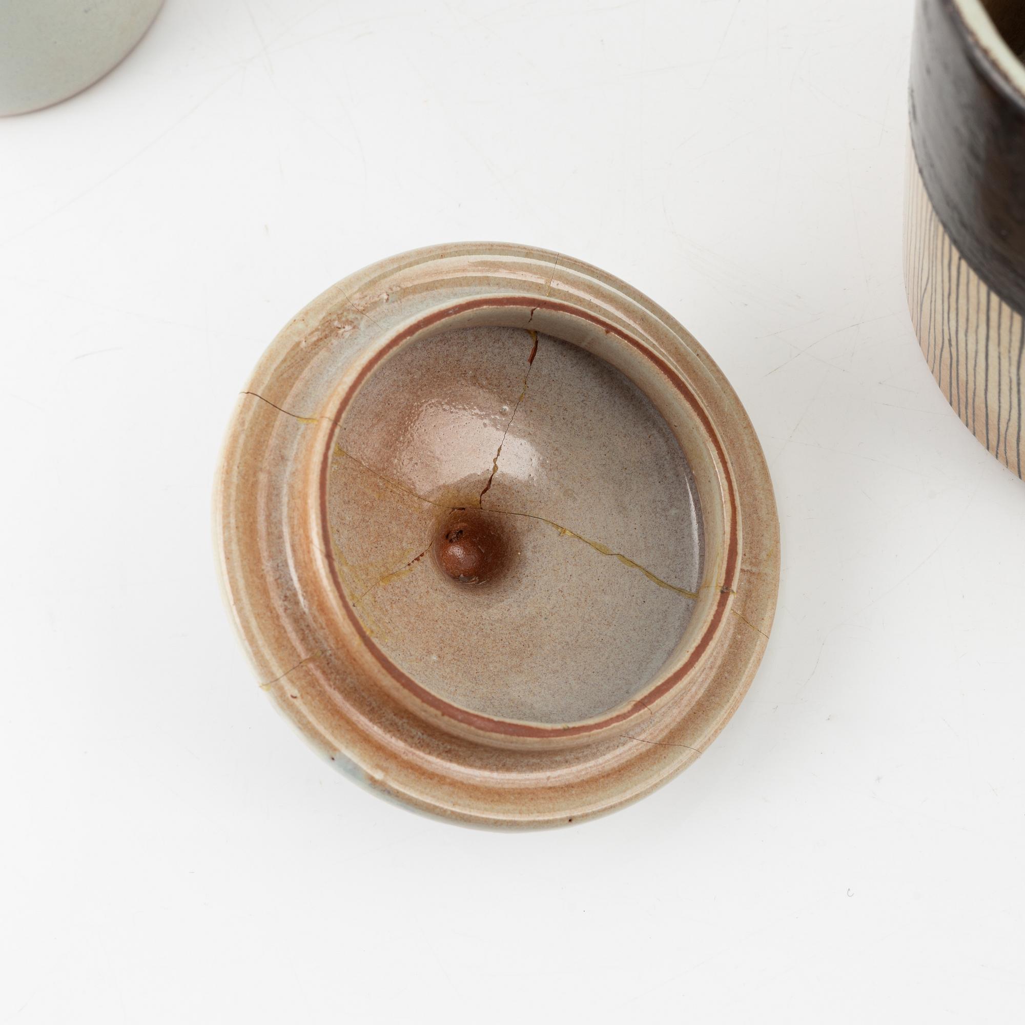 Carl-Harry Stålhane & Aune Laukkanen, a vase, a jug and a box with cover, 'Torro'-faience, Rörstrand.