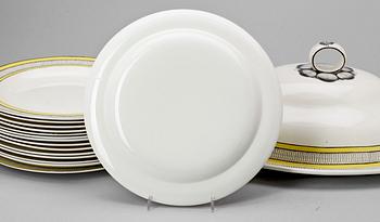 MATSERVISDELAR, fajans, 16 delar, 1800-tal.