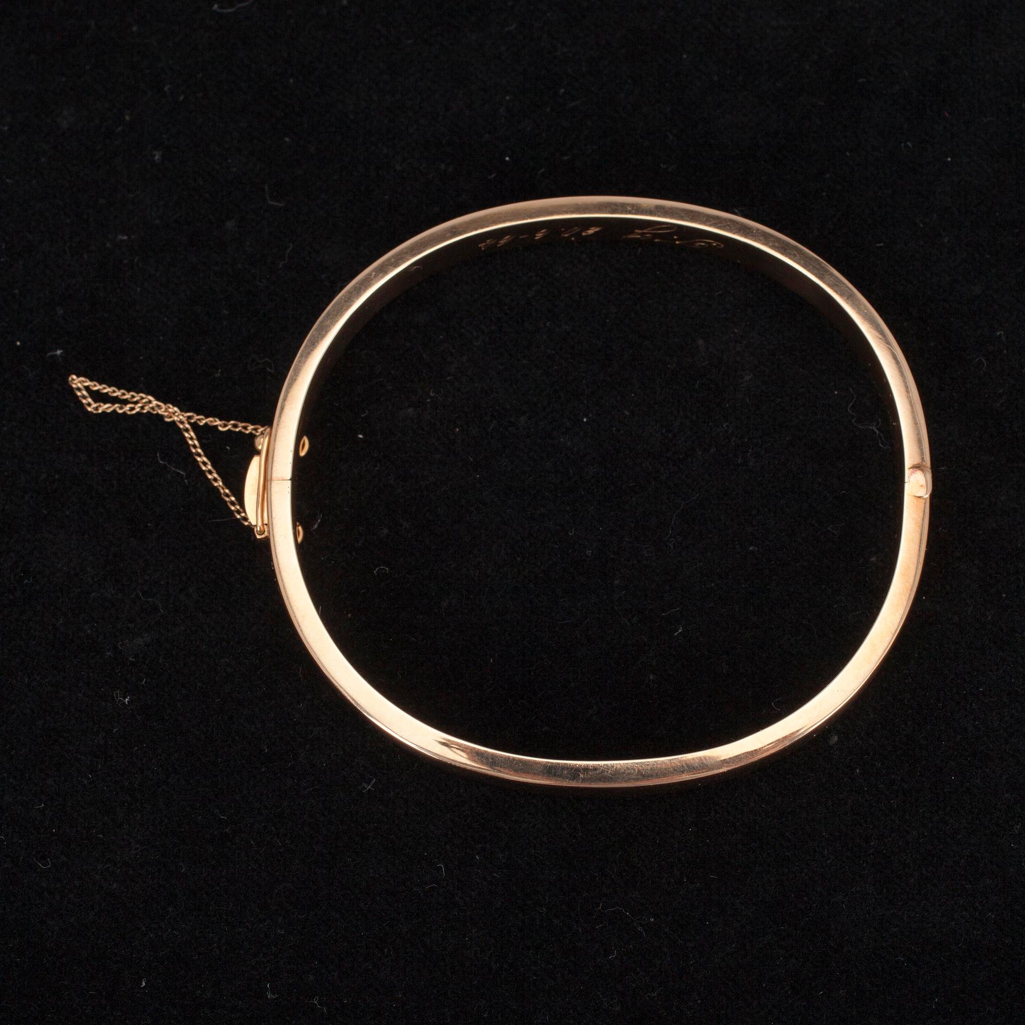 ARMRING, guld 14K, Nestor Westerback, Helsingfors 1963. Vikt 12 g.