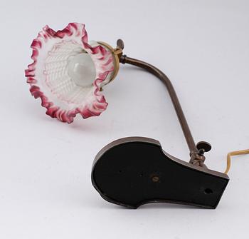 BORDSLAMPA, patinerad metall, 1900-talets första hälft.