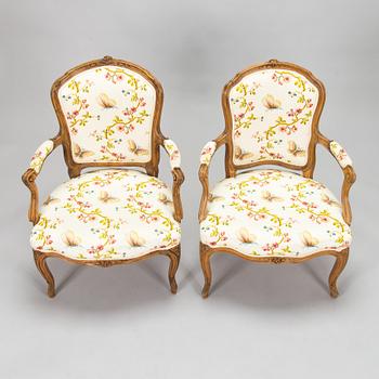Nojatuoleja, 2 kpl, samankaltaiset, Ranska 1700-luvun puoliväli.