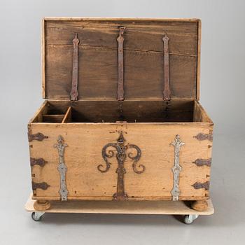 A 17th/18th century chest.